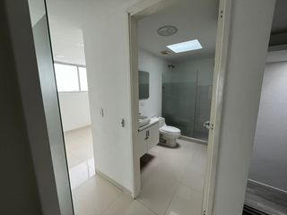 Foto 17 de consultorio en arriendo/venta en los cedros. Cod V16262