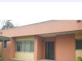 CASA MODERNA EN VENTA EN EXCELENTE ZONA!!