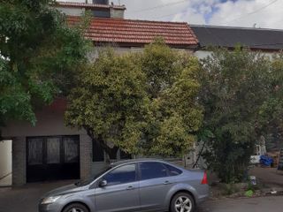 Casa en venta - 5 Dormitorios 3 Baños - Local - Cochera - 500mts2 - Gambier, La Plata