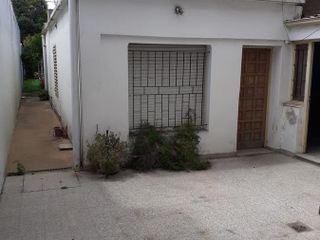 Casa en venta - 5 Dormitorios 3 Baños - Local - Cochera - 500mts2 - Gambier, La Plata