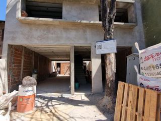 PH de 5 ambientes con cochera en alquiler en Las Lomas de San Isidro
