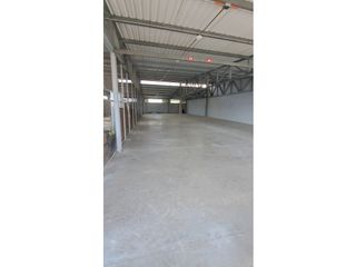 Foto 1 de EDIFICIO COMPLETO CON 2 LOCALES COMERCIALES Y BODEGA NUEVO HORIZONTE