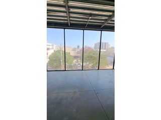 Foto 3 de EDIFICIO COMPLETO CON 2 LOCALES COMERCIALES Y BODEGA NUEVO HORIZONTE