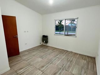 Casa 3 dormitorios - El Resero y Cnel. Díaz - Funes
