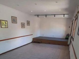 Casa en venta - 8 Dormitorios 6 Baños - 257Mts2 - Mar del Plata