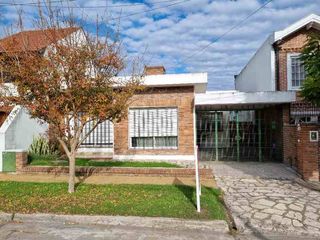 Foto 1 de Casa en venta en Parque Johnston