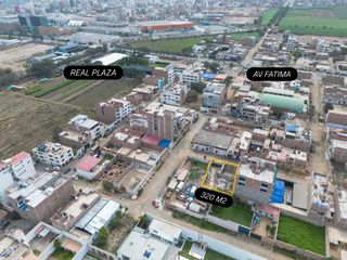 Foto 1 de 📍 Terreno en venta – La Encalada del Golf

Está ubicado a espaldas espaldas del Golf  y al mejor precio. 

Cerca a principales Av Fátima , Av Vall