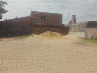 Foto 2 de Corralón 40 mts de Frente s/Bustamante - Zona Comercial