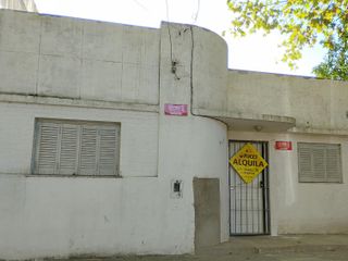 Casa en barrio Azcuenaga
