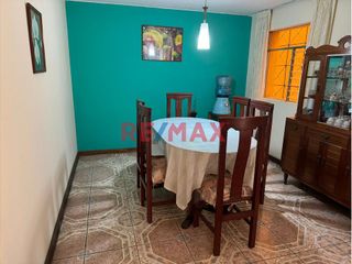 Foto 11 de Vendo Amplia Casa- Frente Parque– A 1 Cdra.Universitaria- A Media Cdra.-Av.San Felipe - Comas