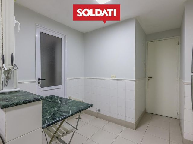 Departamento 5 ambientes con Balcón en Alquiler - Recoleta