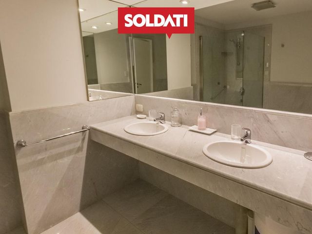 Departamento 5 ambientes con Balcón en Alquiler - Recoleta