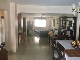 Foto 4 de Urdenor venta de casa amplia con piscina ¡de oportunidad! (J Luna)