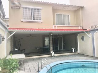 Foto 7 de Urdenor venta de casa amplia con piscina ¡de oportunidad! (J Luna)