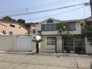 Foto 1 de Urdenor venta de casa amplia con piscina ¡de oportunidad! (J Luna)