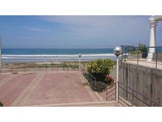 Foto 1 de Se vende lote en primera linea de mar Play San Jose