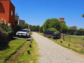 venta de casa con piscina y cochera en funes