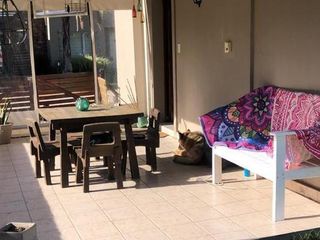 venta de casa con piscina y cochera en funes