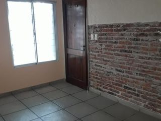 Foto 1 de Ph tipo casa en alquiler. 3 dormitorios, jardin, cochera.