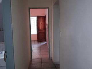 Foto 2 de Ph tipo casa en alquiler. 3 dormitorios, jardin, cochera.