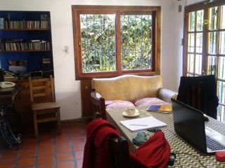 Casa en venta - 3 dormitorios 2 baños - 150mts2 - Manuel B. Gonnet, La Plata