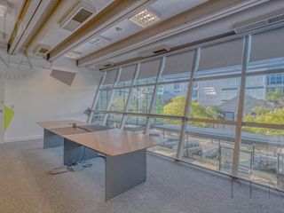 Gran Oficina amoblada en moderno edificio de categoría - Seguridad - 9 cocheras
