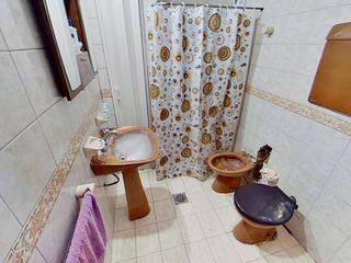 Foto 34 de Casa en Los Hornos - Lote de 10 x 45 - 3 dormitorios