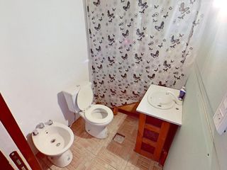 Foto 12 de Casa en Los Hornos - Lote de 10 x 45 - 3 dormitorios