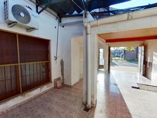 Foto 5 de Casa en Los Hornos - Lote de 10 x 45 - 3 dormitorios