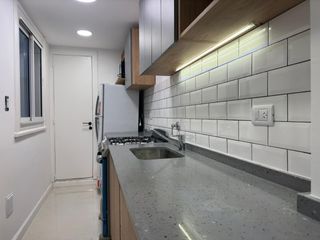 Departamento 3 ambientes con baño y toilette en plaza colon