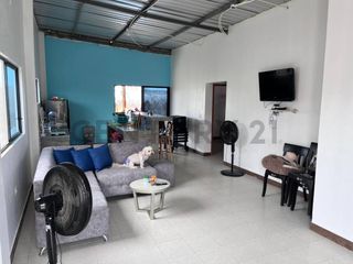 Se vende casa en Villamil Playas, Urb Mar Paraíso Km 1.5 Vía el Morro, HenG