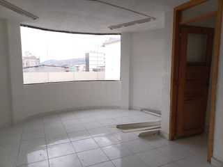 Mariana de Jesús, Local, 150 m2, 2 ambientes, 3 baños, 1 parqueadero