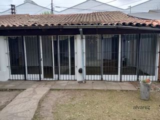 PH en alquiler de 1 dormitorio c/ cochera en Ituzaingó Norte
