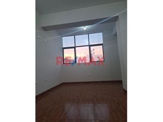 Foto 8 de Mini Departamento En Alquiler En Tercer Piso En Urb. La Primavera