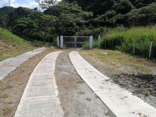 Foto 8 de lote en venta en lomas del albergue. Cod V10219