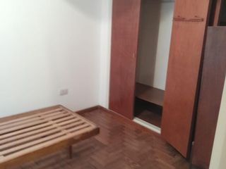 Casa en alquiler - 2 Dormitorios 1 Baño - Cochera - 110Mts2 - La Plata