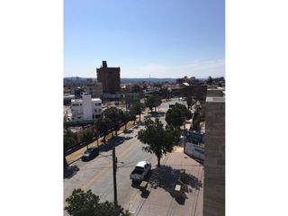 VENDO EXCLUSIVO DEPTO SOBRE AVENIDA PRINCIPAL