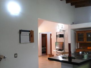 Casa en venta - 2 Dormitorios 2 Baños - Cochera - 1000Mts2 - Cañuelas