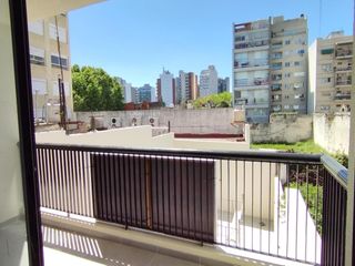Monoambiente contrafrente  con Balcón en Venta - Caballito