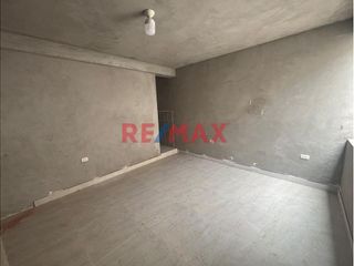 🔑 Descripción del Local: 
📍 Ubicación: 
-Segundo piso, frente al parque Perpetuo Socorro en urb. Las Quintanas, cerca a la Av. Tupac Amaru
-Espacio
