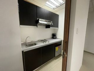 Foto 7 de SE VENDE OFICINA AMOBLADA DE 51M2 EN EL PARQUE EMPRESARIAL COLON