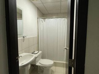 Foto 8 de SE VENDE OFICINA AMOBLADA DE 51M2 EN EL PARQUE EMPRESARIAL COLON