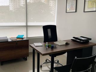 Foto 6 de SE VENDE OFICINA AMOBLADA DE 51M2 EN EL PARQUE EMPRESARIAL COLON