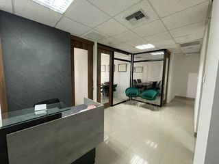 Foto 1 de SE VENDE OFICINA AMOBLADA DE 51M2 EN EL PARQUE EMPRESARIAL COLON