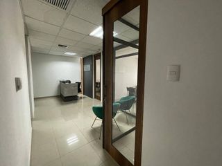Foto 12 de SE VENDE OFICINA AMOBLADA DE 51M2 EN EL PARQUE EMPRESARIAL COLON