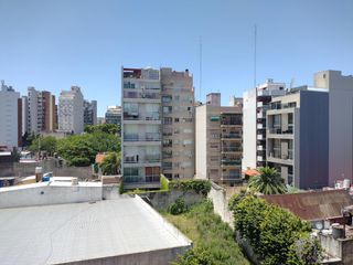 Departamento de 2 ambientes frente con Balcón en Venta - Caballito