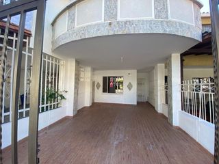 Foto 2 de VENTA DE CASA EN PROVENZA BUCARAMANGA. Cod V9065