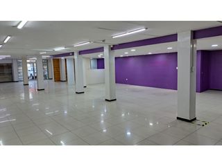 Foto 7 de AVENIDA LAS AMÉRICAS. ALQUILO AMPLIO LOCAL CON OFICINAS