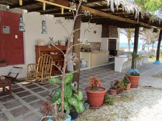 Completely Remodeled, Anconcito : Se Alquila Casa Cerca del Mar en Anconcito