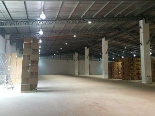 Foto 1 de ARRIENDO EXCELENTE BODEGA NORTE DE QUITO